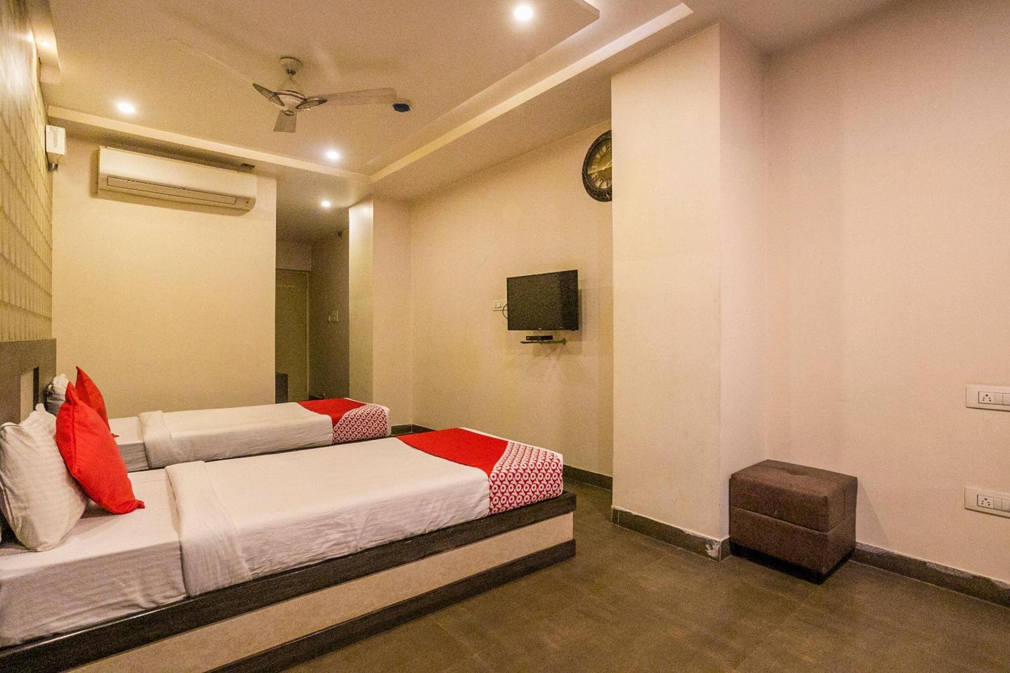 Super Collection O Indian Suites Near Sitara Restaurant Bangalore Exterior photo
